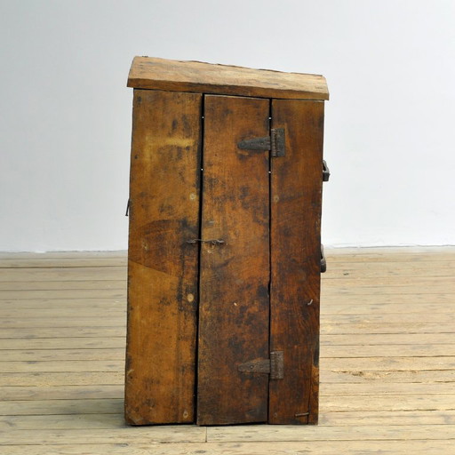 Armoire en bois de style primitif, vers 1930 – kasten, Iron, Wood (photo 2 of 13)
