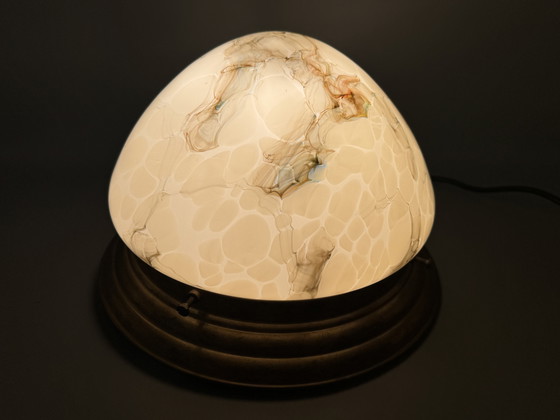 Image 1 of Vintage gemarmerde plafondlamp – elegantie in glas en messing