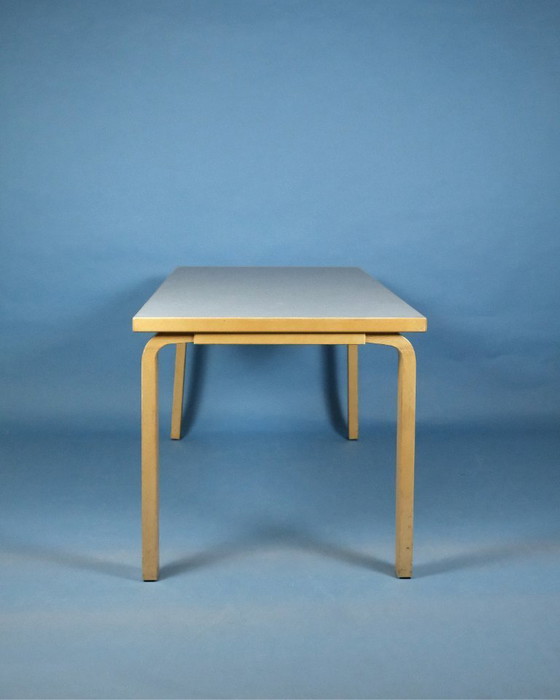Image 1 of Tabelle 81A – Alvar Aalto – Artek (Tabelle des Büros)