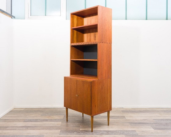 Image 1 of Cómoda de teca de los años 60 con estante de dos piezas