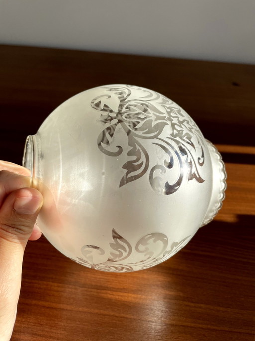 Vintage Lampenschirm aus Milchglas für Öllampe, Blumenmotiv, 4,9 cm Durchmesser