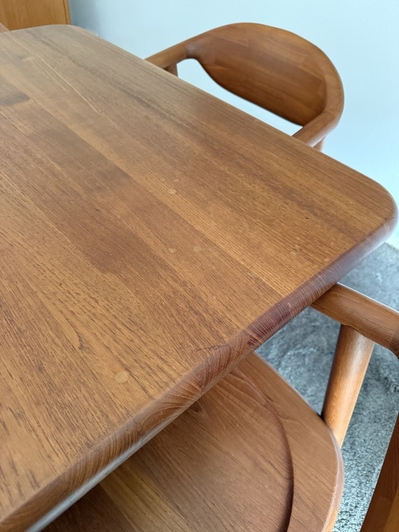 Tavolo da pranzo Dyrlund design danese vintage con 8 sedie Korpus - Teak massiccio – Tavoli da pranzo, Wood (photo 4 of 10)