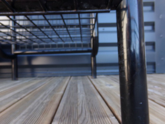 Image 1 of Coppia di poltrone nere in "rete metallica".