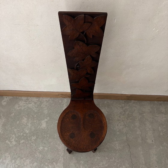 Image 1 of Silla de roble tallada