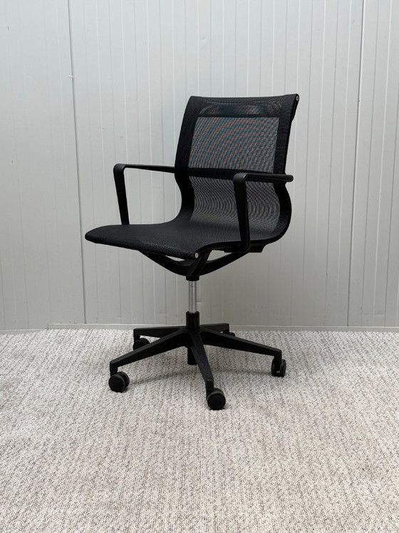 Bralco Moma Netweave Height-Adjustable Desk / Conference Chair – Office chairs, Plastic (photo 5 of 14)