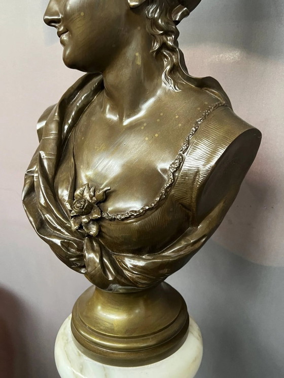 Léopold Harzé (1831–1893). Busto de bronce de una joven sobre una base de mármol. Bélgica. Fechado en 1878. (photo 4 of 9)