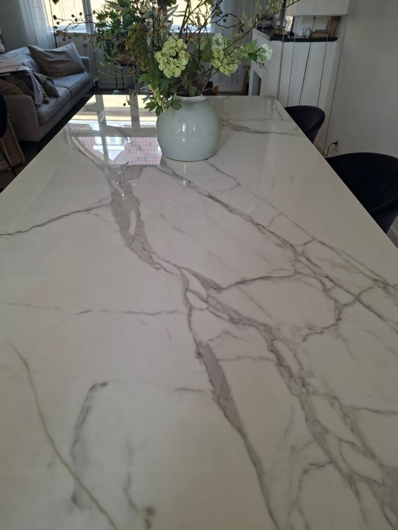 Image 1 of Mesa de comedor de cerámica Marble-Look 280cm x 130cm x 79cm como nuevo