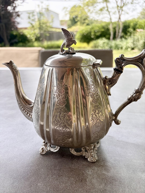 Image 1 of Preciosa cafetera con águila, circa 1900.