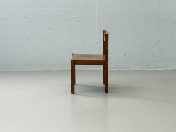 Image 1 of Set van 6 stapelbare houten stoelen in een minimalistisch design uit het midden van de vorige eeuw.
