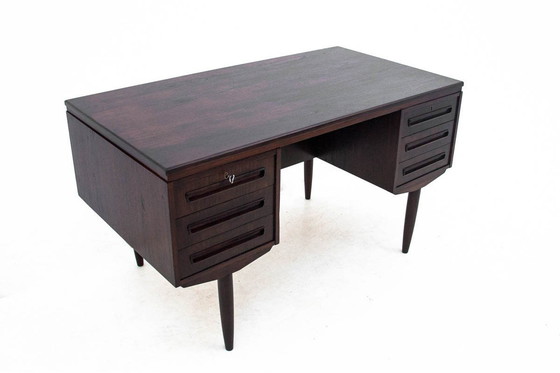 Image 1 of Bureau en teck, design danois, années 1960.