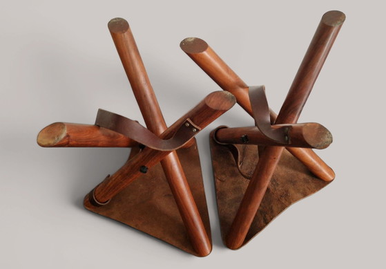 Coppia di sgabelli pieghevoli in teak massello e pelle marrone - stile safari chic – Leather, Wood (photo 9 of 15)