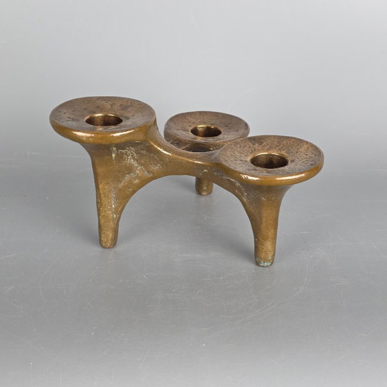 Image 1 of Bronzen vintage kandelaar voor 3 kaarsen. Ontwerp van Michael Harjes. Jaren '60 '70. Brutalistisch ontwerp.