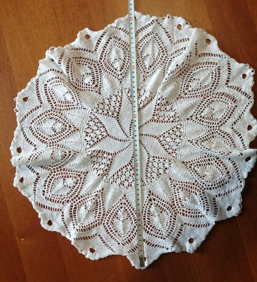 Centrino pizzo, lavorato a mano diametro 50 anni 40’ Italia