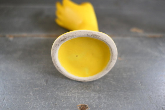 Vintage solifleur vase / ring holder yellow hand – Ceramic (photo 6 of 6)