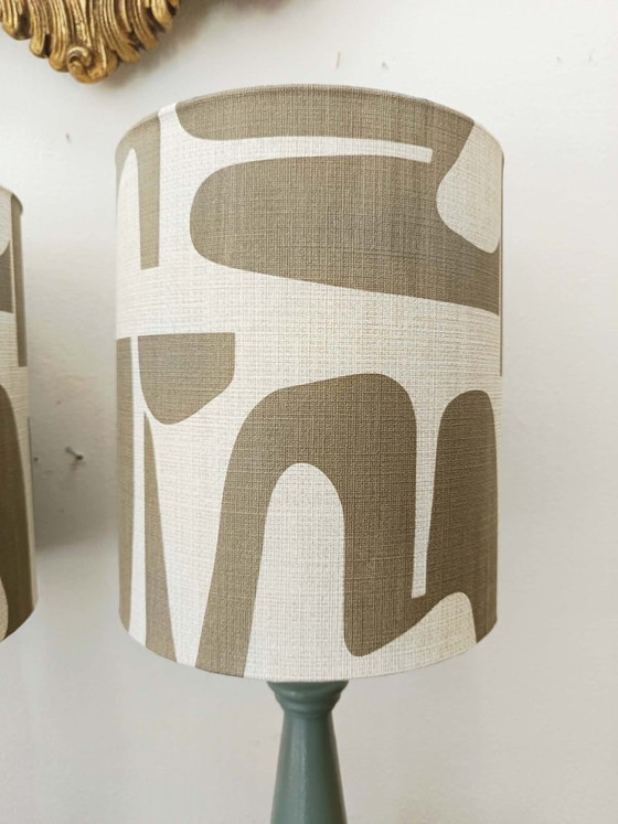 Image 1 of 2 op maat gemaakte houten lampen met modernistische lampenkappen