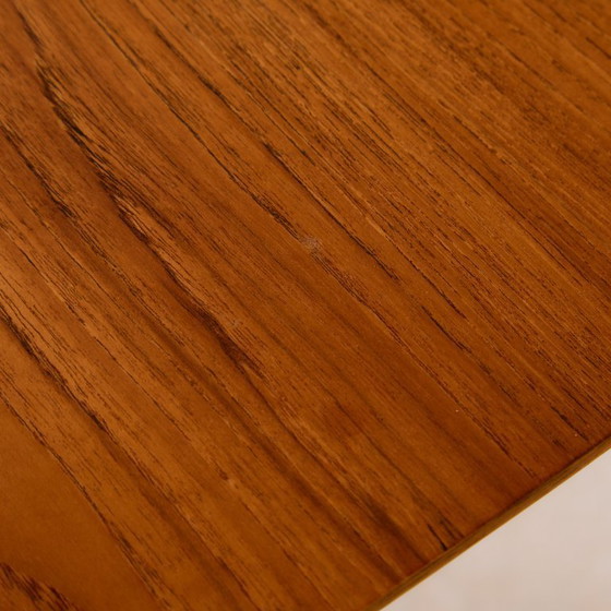 Image 1 of MK11104 Table de salle à manger restaurée en teck et chêne