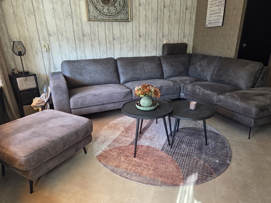 Image 1 of Mooie zgan 2 jaar oud antraciet grijze loungebank met Hocker 