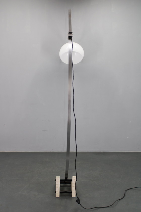 Image 1 of 1970er Harvey Guzzini Bogenförmige verstellbare Stehleuchte, Italien