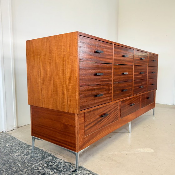 Comptoir Vitrine Mid-Century – Acajou, Chrome & Verre Trempé – Allemagne Env. 1960 – Glass, Wood, Vintage (photo 9 of 15)