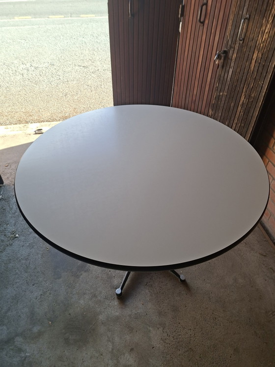 Eames Tisch 650 – Herman Miller, Tische, Plastic, Aluminium (photo 9 of 13)