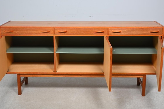 Image 1 of Vintage Scandinavisch teakhouten dressoir - Ulferts Tibro - jaren 60