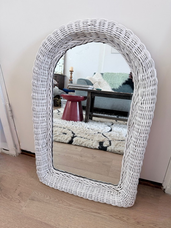 Vintage rattan arch mirror in fresh white (70 x 46 cm) – Glass (photo 3 of 6)