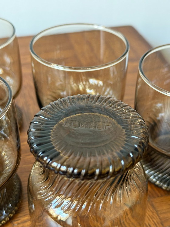 Image 1 of Juego de 5 vasos de agua de cristal ahumado Henkel, década de 1980.