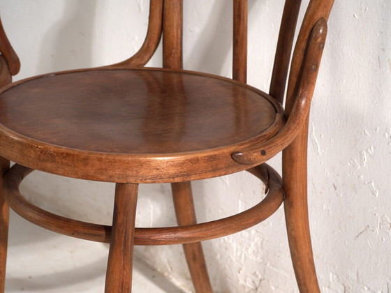 Pair of antique chairs in Thonet bentwood – Central Europe, circa 1930 #9 – Dining chairs (photo 26 of 40)