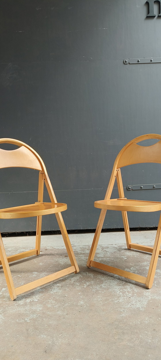 Image 1 of 2 sillas plegables OKT de madera curvada escandinava de la década de 1960 (Thonet)