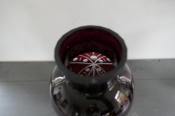 Image 1 of Jarrón antiguo de cristal rojo rubí de Bohemia