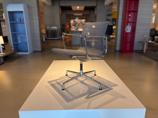 Vitra Aluminium Chair EA 108