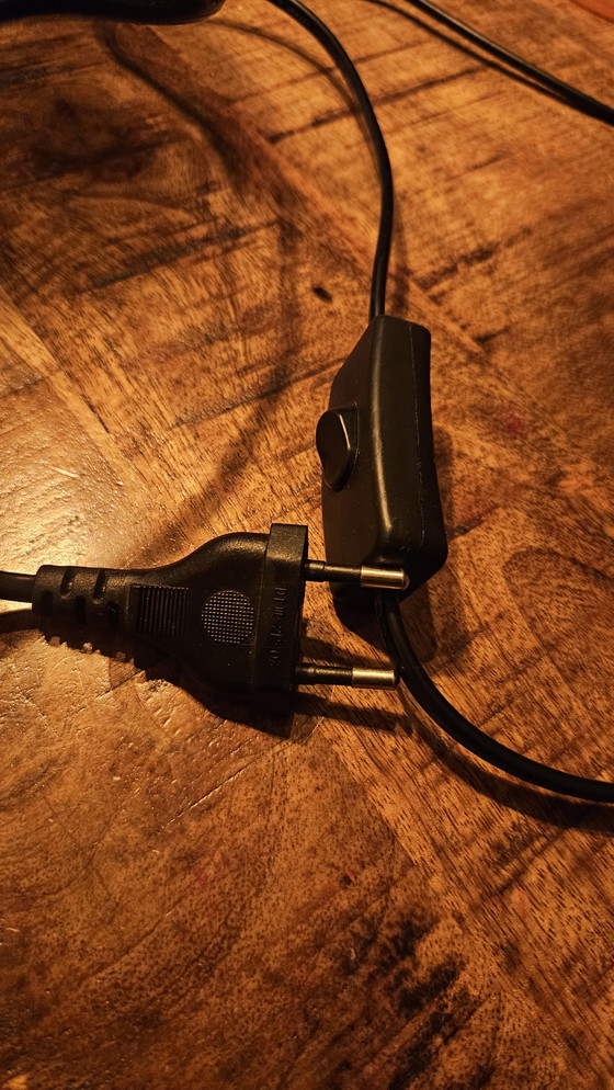 Image 1 of Titel: Set Vintage Tafellampen Jaren 90 – Mat Glas met Kleurverloop