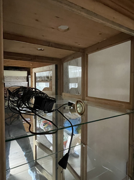 Image 1 of Vitrinekast