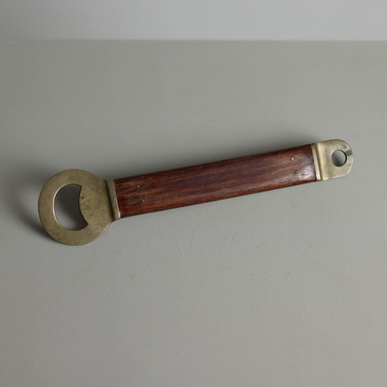 Grande apribottiglie Mid-Century in ottone e palissandro, Europa, anni '60 – Oggetti decorativi, Brass, Wood (photo 7 of 12)