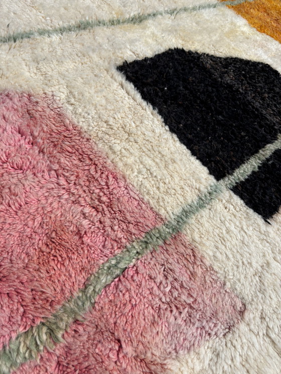 Image 1 of Eigentijds Marokkaans Mrirt Berber Wollen Vloerkleed