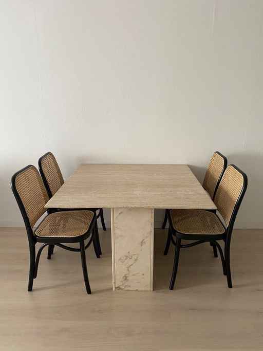 Table de salle à manger en travertin avec piètement en marbre 110x110 cm
