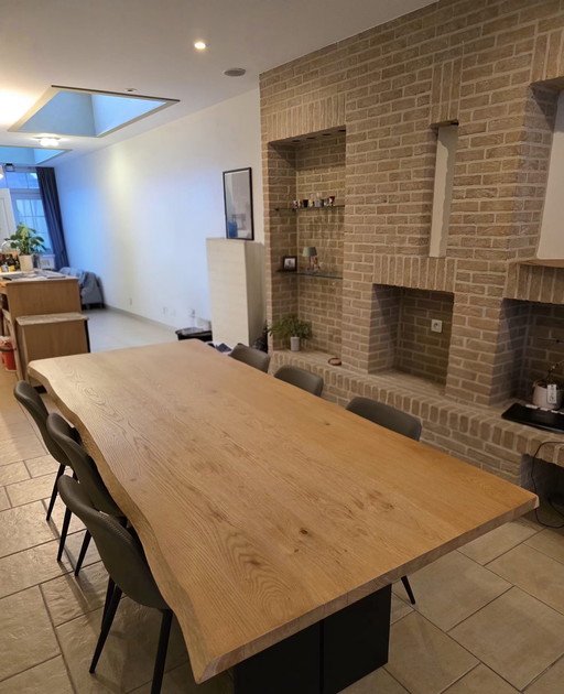 Eiken (fineer) eettafel voor 6-8 personen