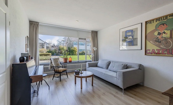 Image 1 of Diseño en stock: Sofá de 3 plazas Bloq en gris ratón.