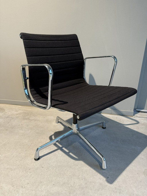 Sedia in alluminio Vitra EA108