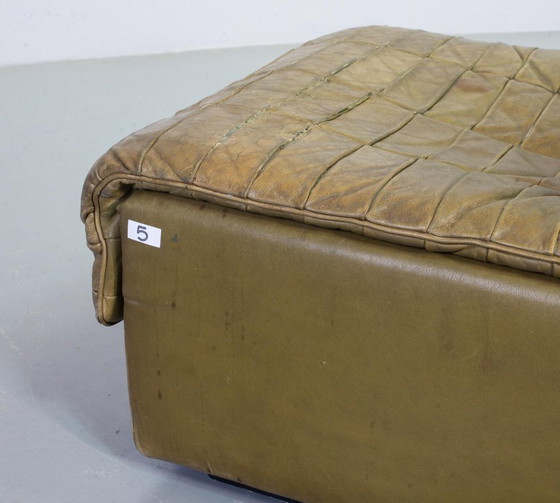 Image 1 of Sofá modular De Sede DS11 de cuero con parches verde oliva, diseño de mediados de siglo, 6 elementos. Suiza, años 70.