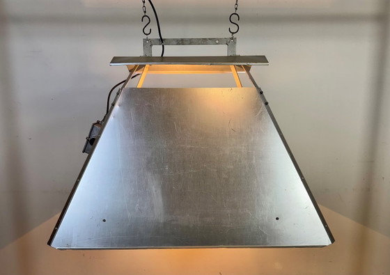 Image 1 of Grande lampada a sospensione industriale in argento di Elektrosvit, anni '70