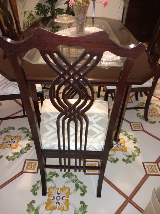 Table with 6 Giorgetti chairs from the 70s