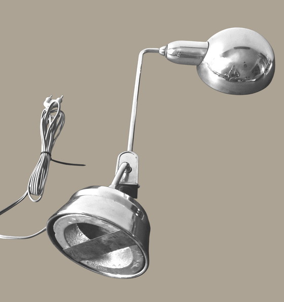 Image 1 of Vintage chromen lamp model 600 - Ontwerp Charlotte Perriand - Uitgegeven door Jumo 1940