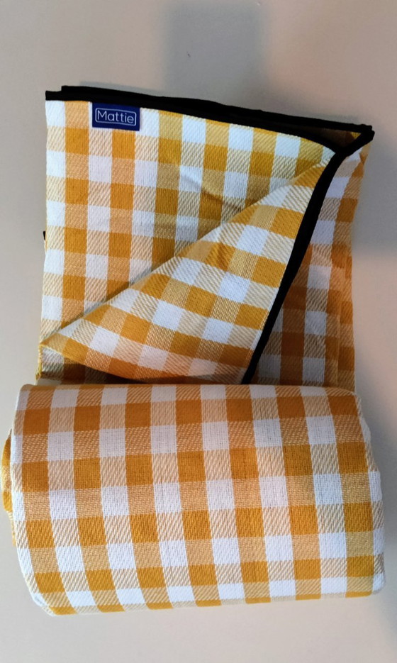 Image 1 of Stuoia da picnic Mattie a quadri giallo/bianco 200 x 200 cm - impermeabile - leggera