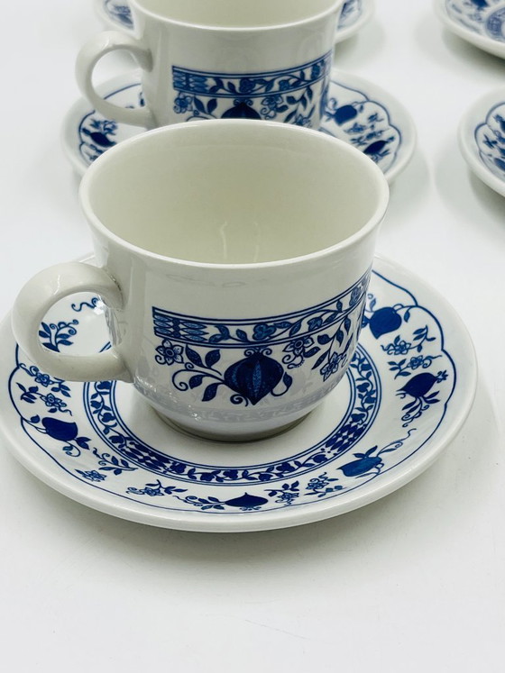 Image 1 of Set van 6 Biltons England kopjes en schotels, met blauwe uiendecoratie.
