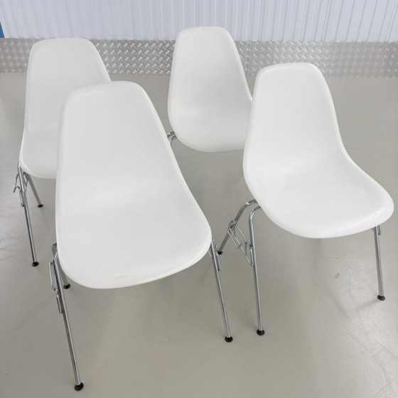 Image 1 of set van 4x Eames Vitra DSS stoelen wit