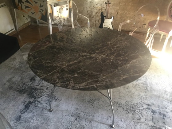 Tisch Kartell Glossy rund, Esstische, Marmor, Schwarz (Foto 9 von 15)