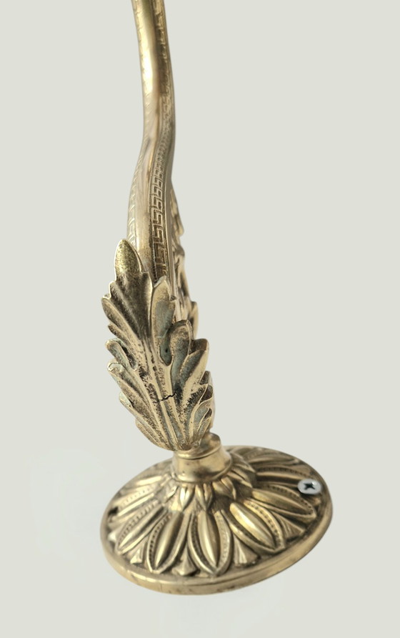 Image 1 of Wandleuchte im Stil Louis XVI. – Um 1930 – Ziselierte Bronze und Glaskugel aus Opalglas