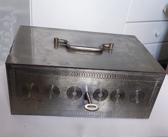Image 1 of Caja fuerte antigua francesa Beaumont, caja de seguridad para dinero