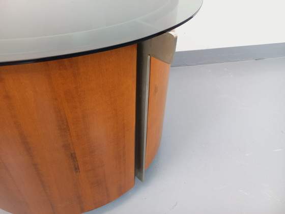 Image 1 of Tavolino da caffè rotondo vintage italiano con barra girevole su ruote di Eugenio Gerli per Tecno, in teak curvato